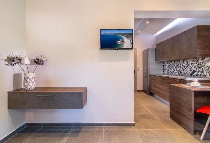 פנסיון Pagona House