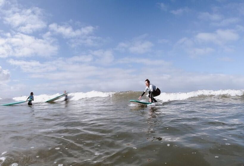 پانسیون Surfer S Den Ericeira