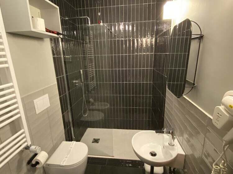 پانسیون Tiburtina Suites, Roma