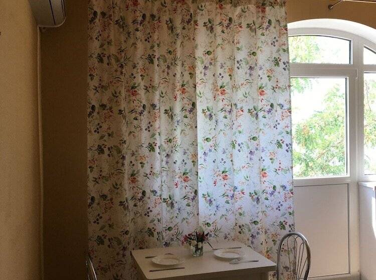 پانسیون Villa Acacia