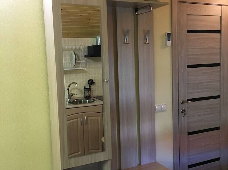 پانسیون Villa Acacia