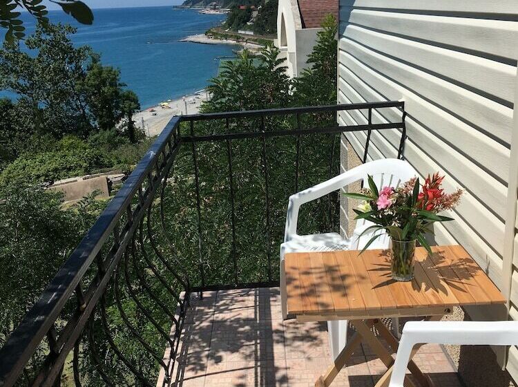 پانسیون Villa Acacia