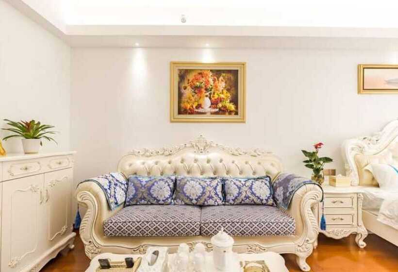 Western Theme Holiday Apartment