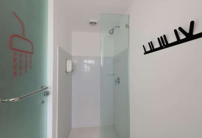 ユースホステル Mayan Monkey Los Cabos | Social