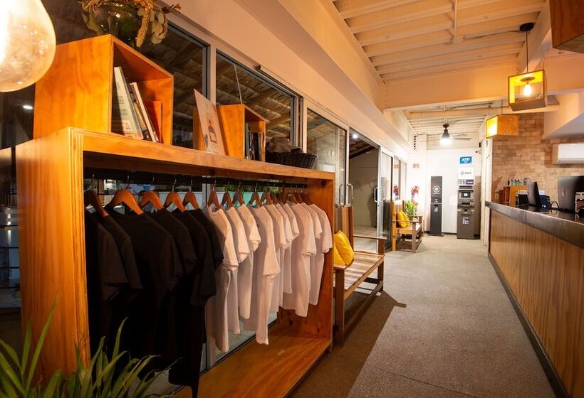 ユースホステル Mayan Monkey Los Cabos | Social