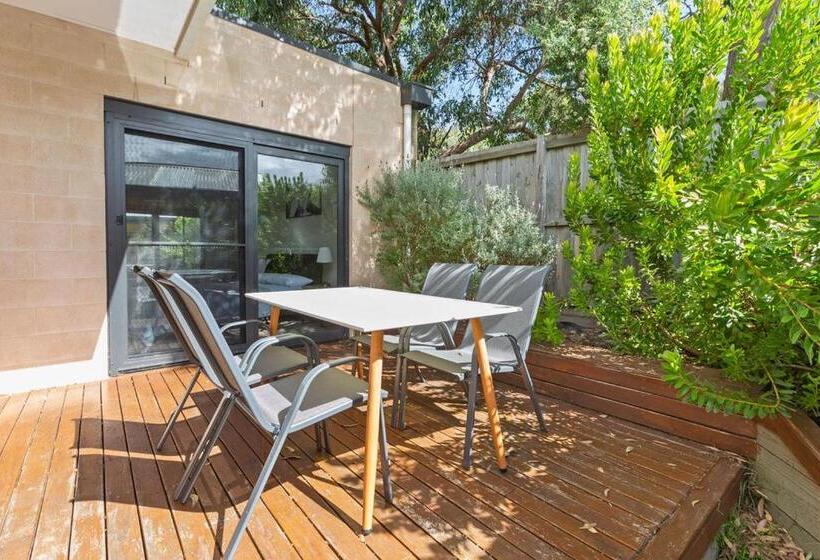 Apollo Bay Seal Apartments