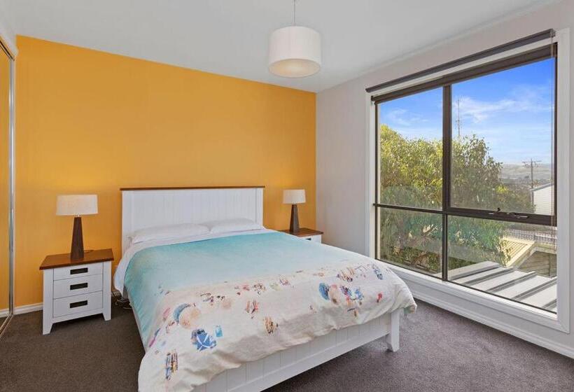 Apollo Bay Seal Apartments