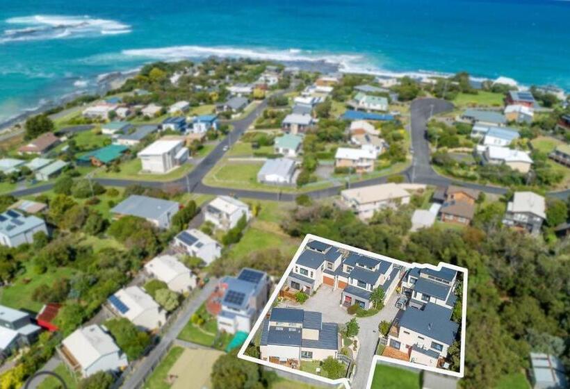 Apollo Bay Seal Apartments