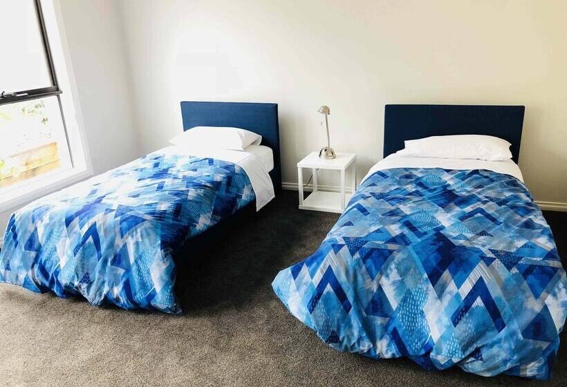 Apollo Bay Seal Apartments