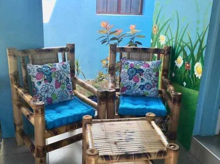 تختخواب و صبحانه Blue Summer Suites