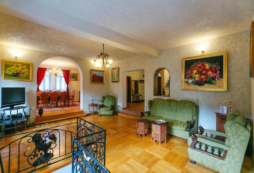 مبيت وإفطار Casa Natalia