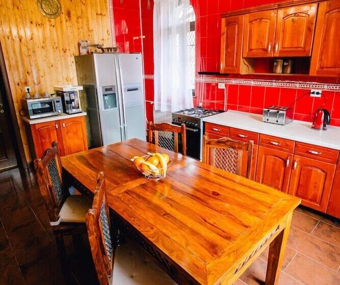 مبيت وإفطار Casa Natalia