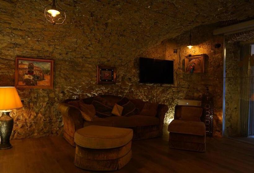 تختخواب و صبحانه Duomo Luxury Suites