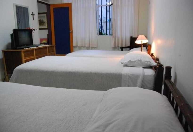 צימר Hostal Sakti