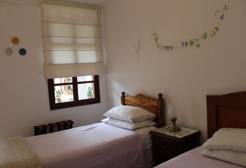צימר Hostal Sakti