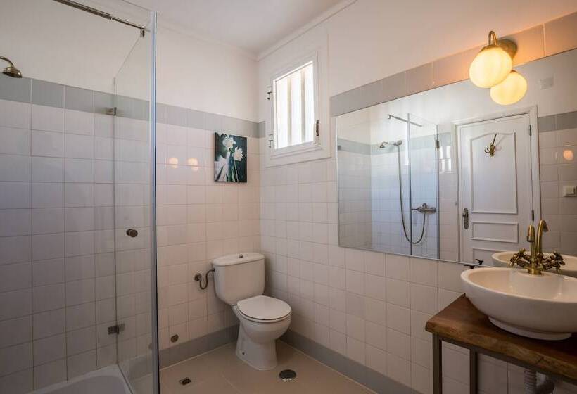 تختخواب و صبحانه Sandhi House   Yoga & Wellness