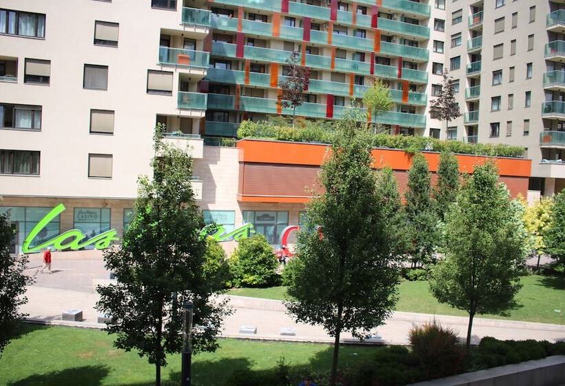 Corvin Holiday Apartments