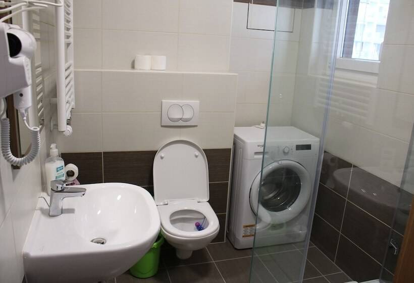 Corvin Holiday Apartments