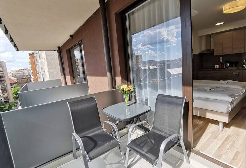 Corvin Holiday Apartments