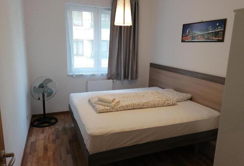 Corvin Holiday Apartments