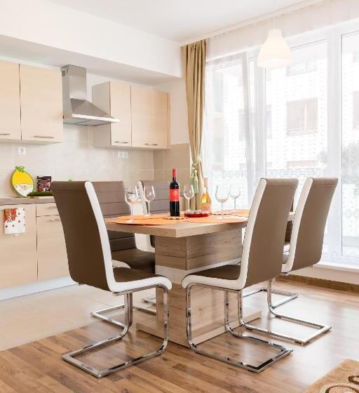 Corvin Holiday Apartments