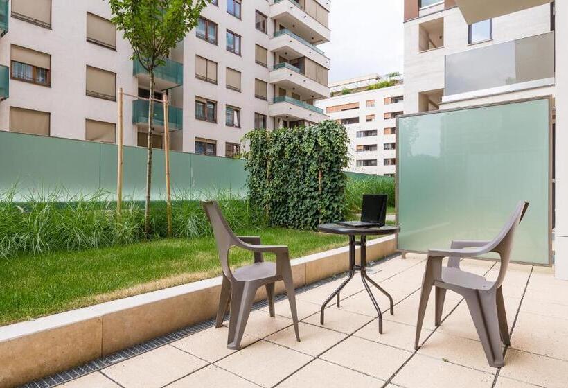 Corvin Holiday Apartments