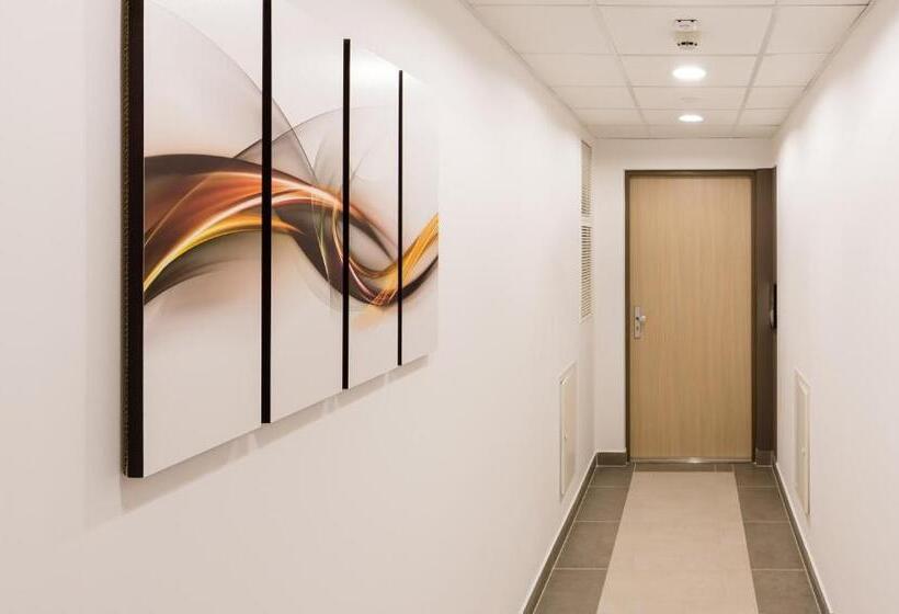 Corvin Holiday Apartments