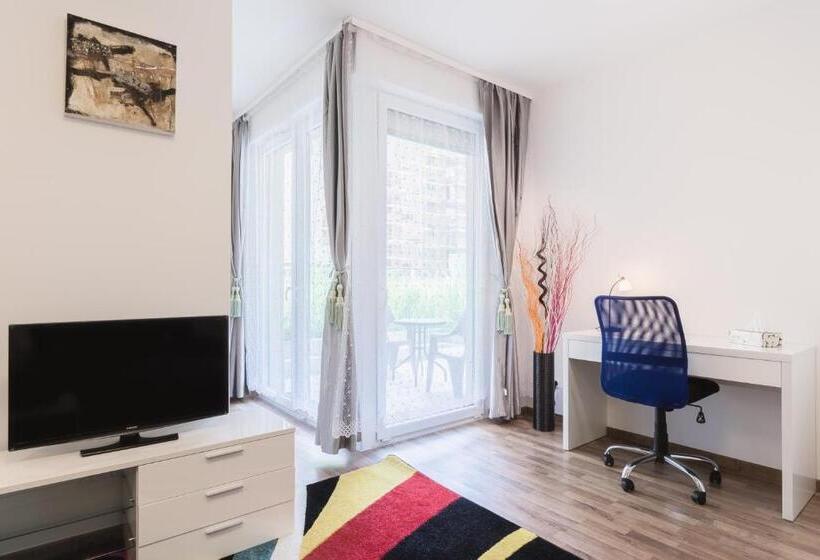 Corvin Holiday Apartments