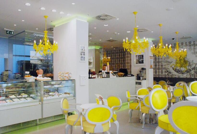 Corvin Holiday Apartments