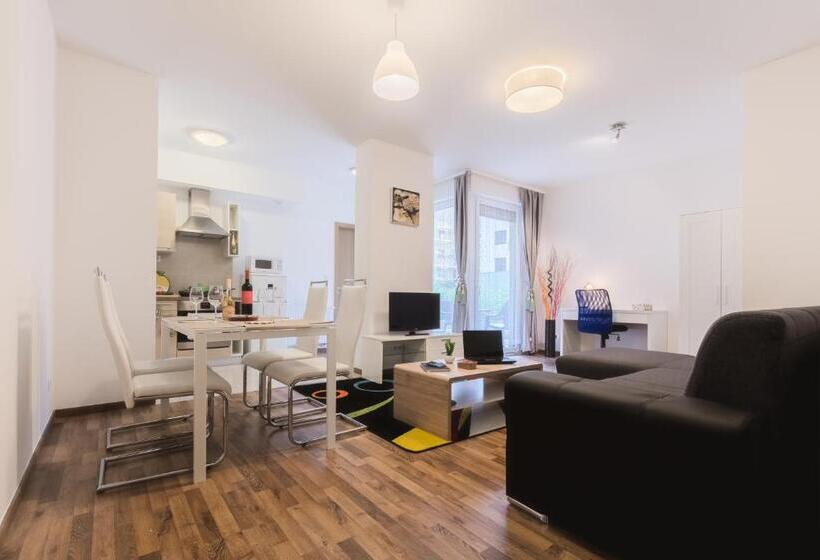 Corvin Holiday Apartments