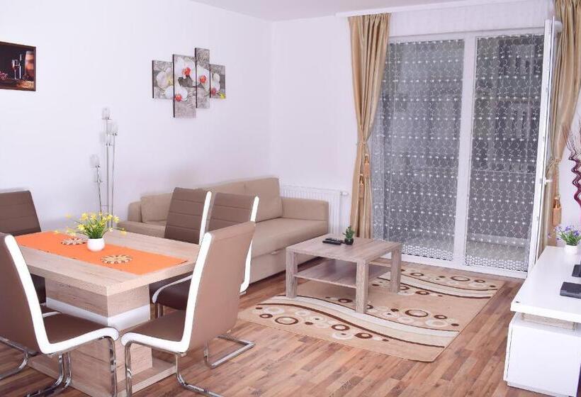 Corvin Holiday Apartments