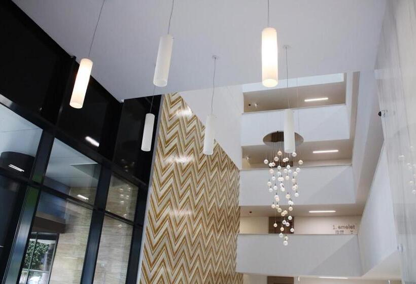 Corvin Holiday Apartments