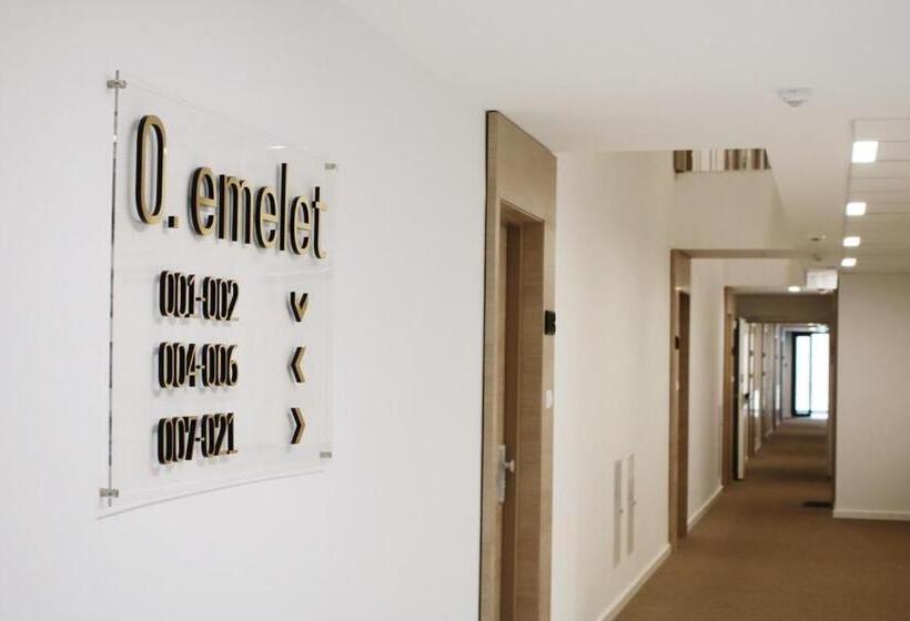 Corvin Holiday Apartments