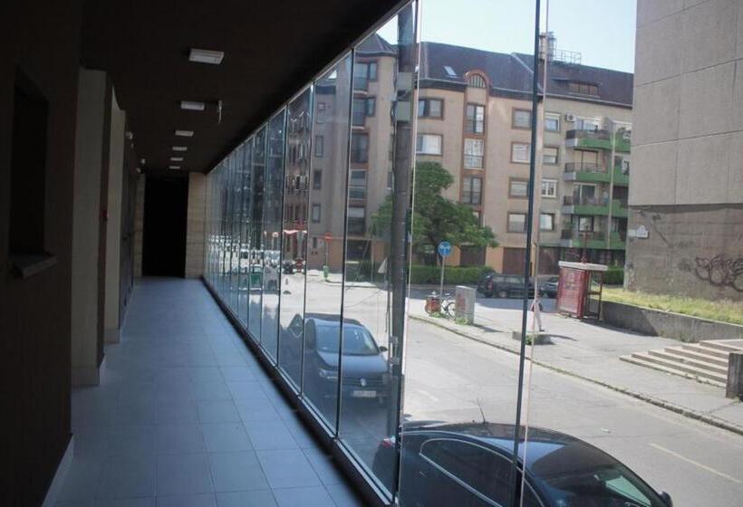 Corvin Holiday Apartments