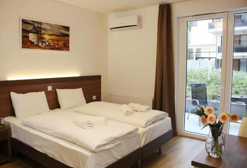 Corvin Holiday Apartments