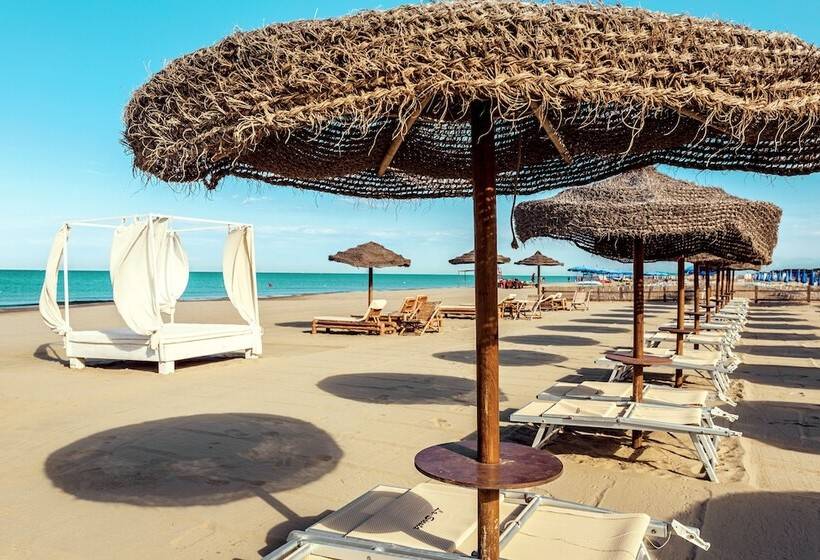 مسافرخانه Toscana Charme Resort