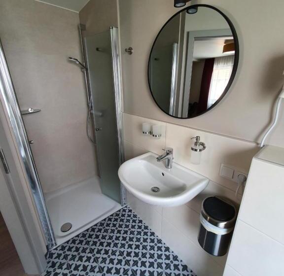 Хостел Wirtshaus & Hotel Zur Alten Brauerei Zapf