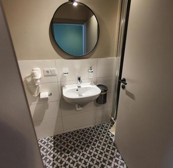 Хостел Wirtshaus & Hotel Zur Alten Brauerei Zapf