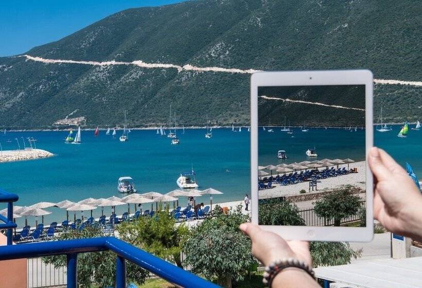 호텔 Akroyiali Resort