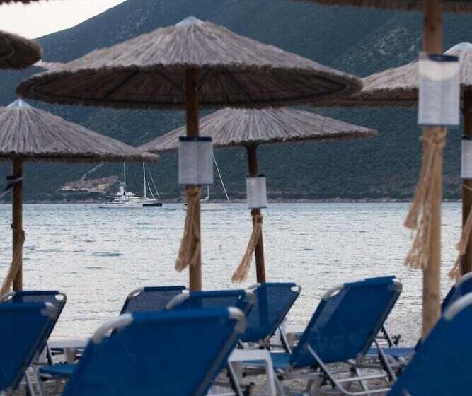 호텔 Akroyiali Resort