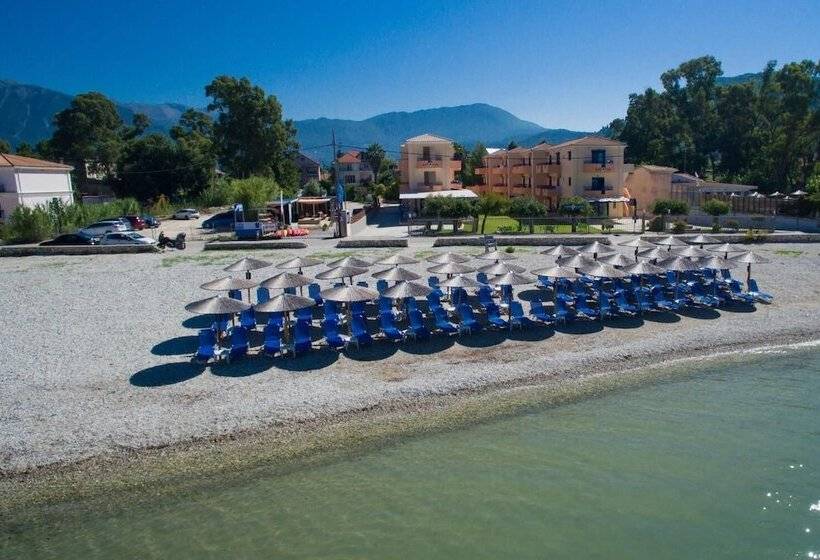 호텔 Akroyiali Resort