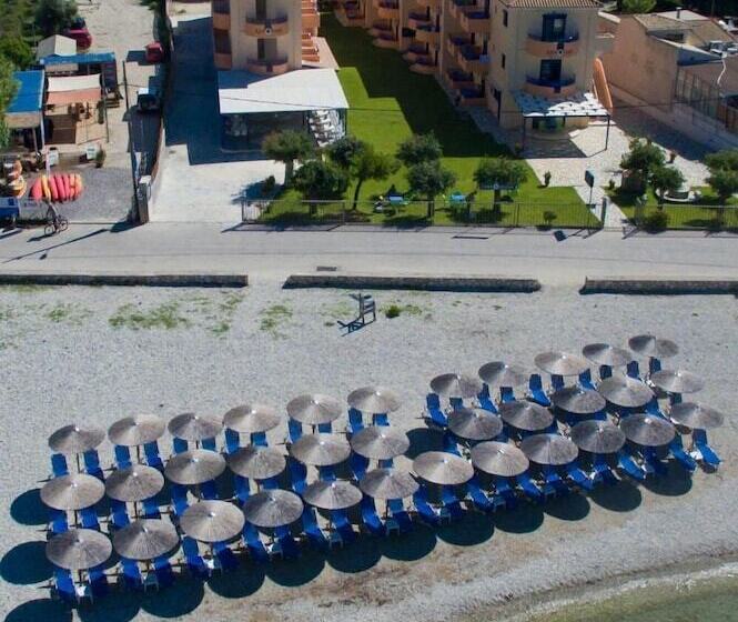 호텔 Akroyiali Resort