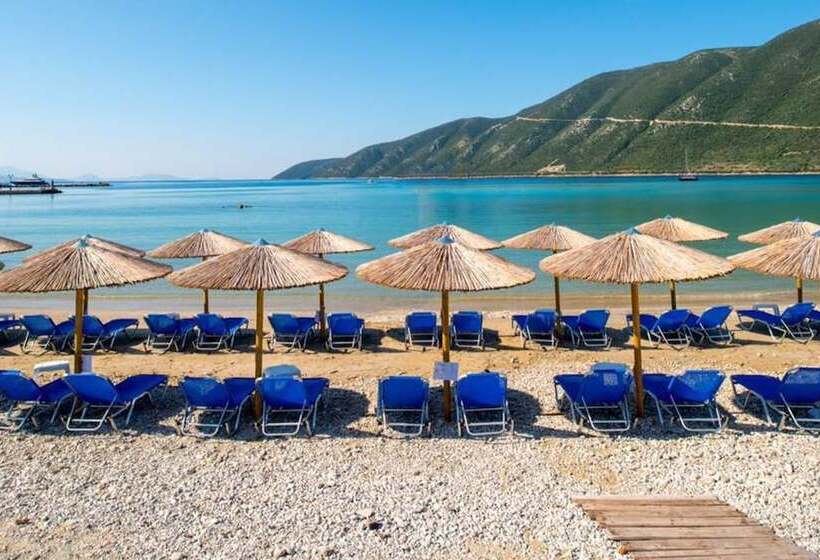 호텔 Akroyiali Resort