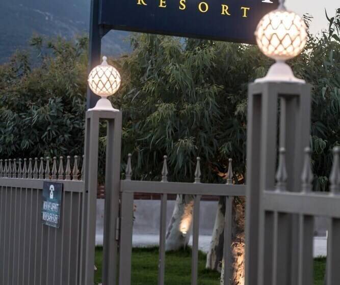 호텔 Akroyiali Resort