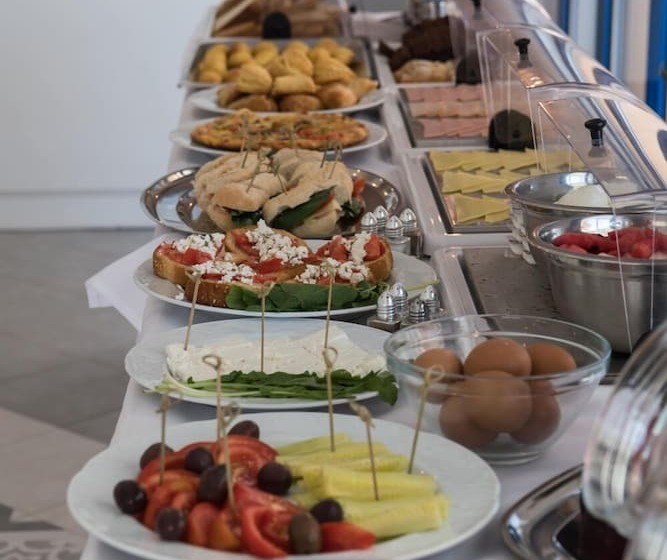 호텔 Akroyiali Resort