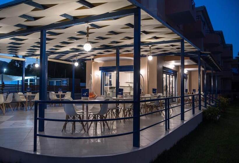 호텔 Akroyiali Resort