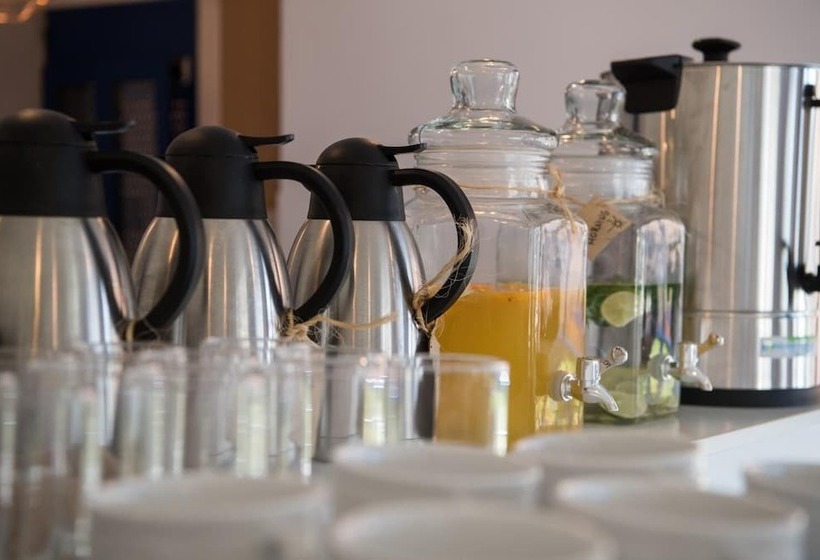 호텔 Akroyiali Resort