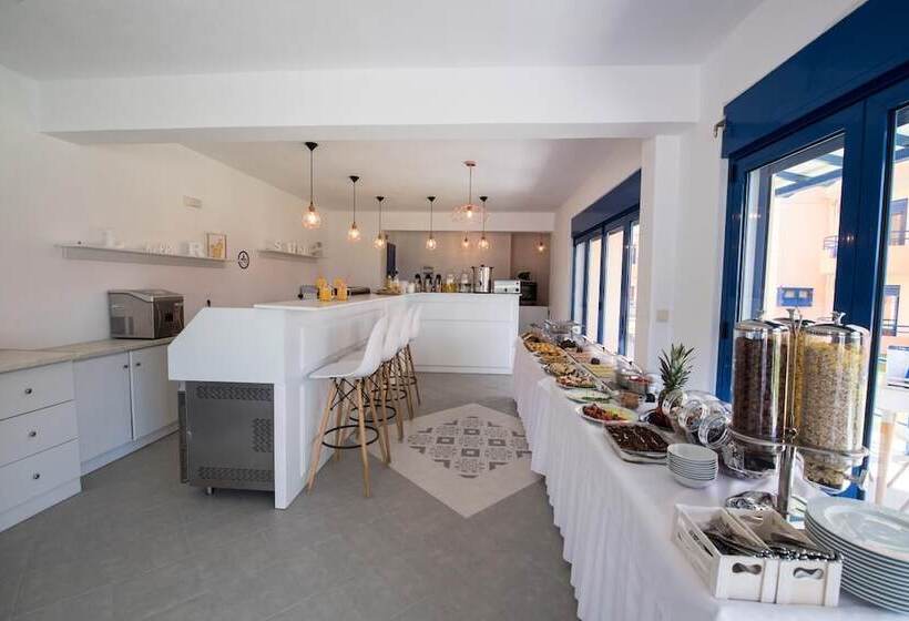 호텔 Akroyiali Resort