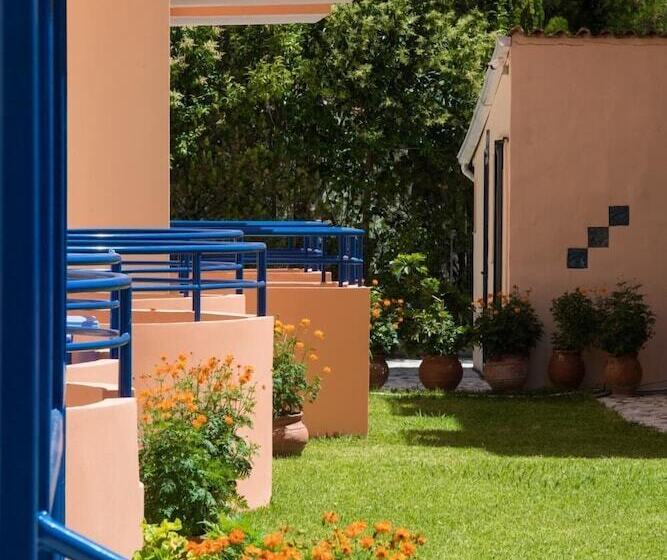 호텔 Akroyiali Resort