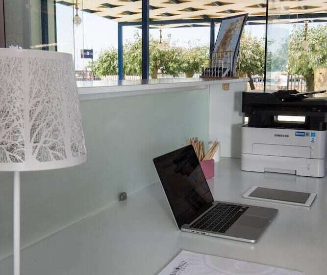 호텔 Akroyiali Resort